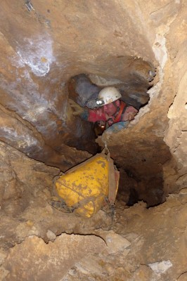Les boyaux du méandre ProActiv dans la cueva de la Carrera