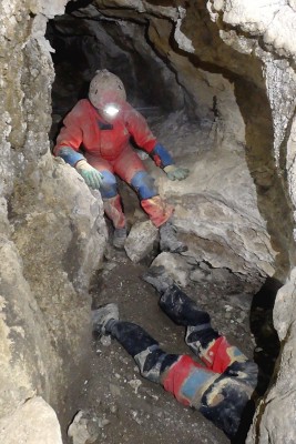 Désobstruction dans la cueva de la Piel de Najanra